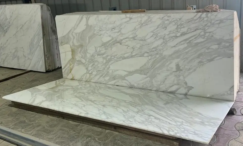 calacatta marble bubbles