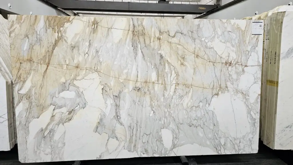 calacatta marble golden line